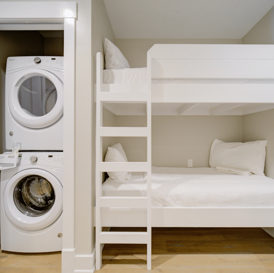Bunkroom-Washer