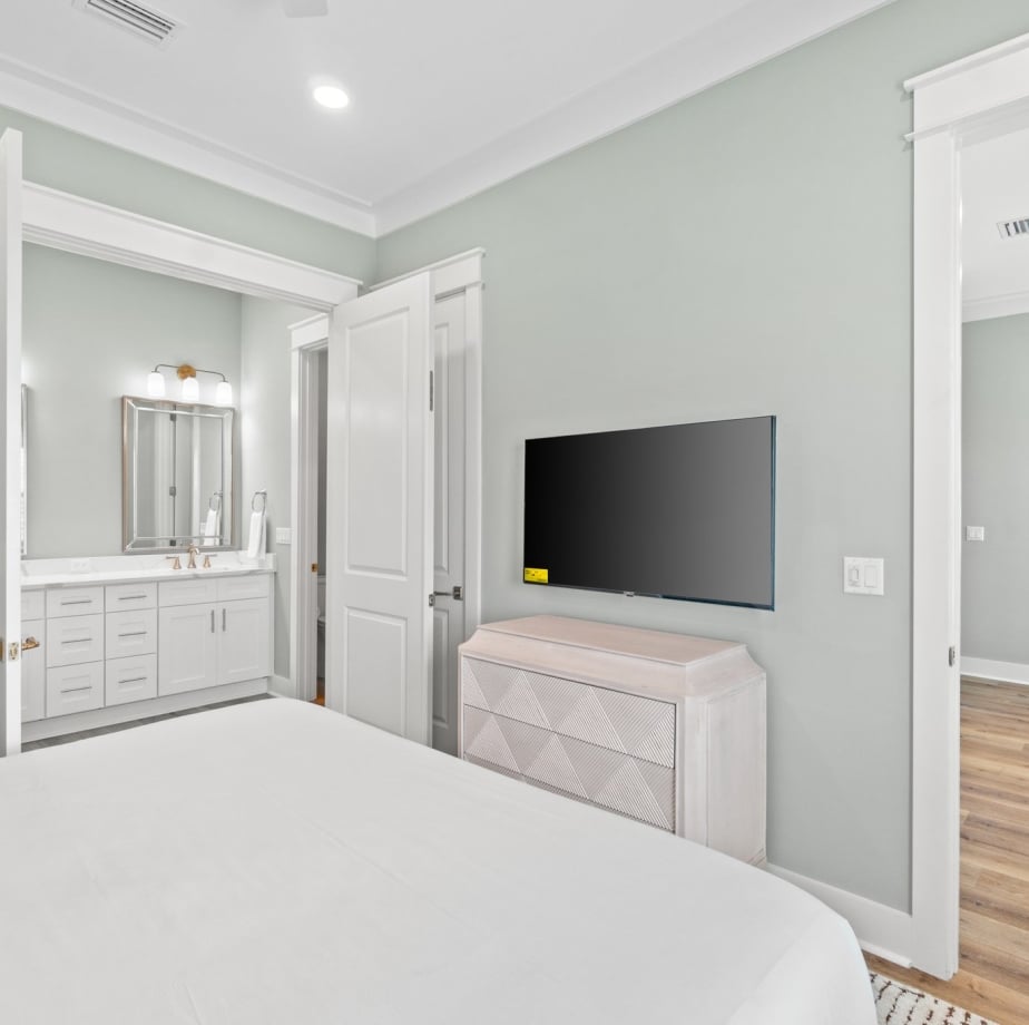 Cottage 13 - Primary Suite A 2