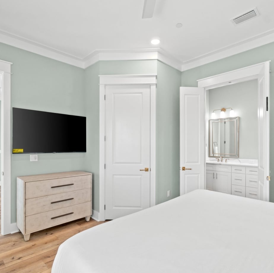 Cottage 13 - Primary Suite B 3