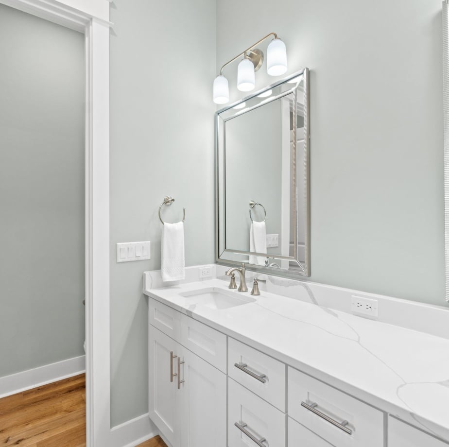 Cottage 13 - Primary Suite B Bath 2