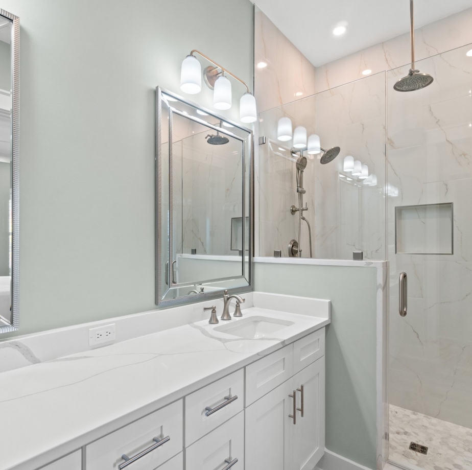 Cottage 13 - Primary Suite B Shower