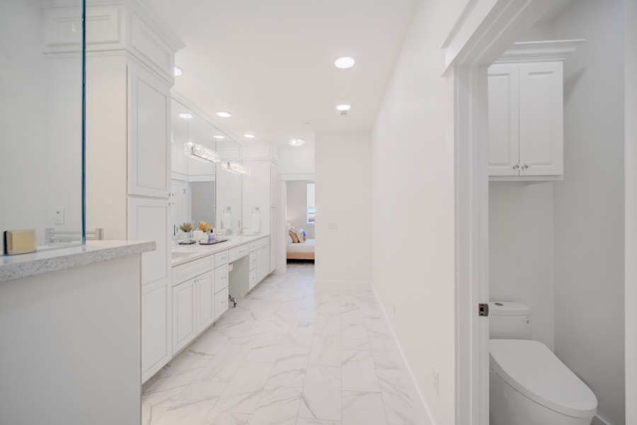 Parkside 5401 - Primary Bath Full View